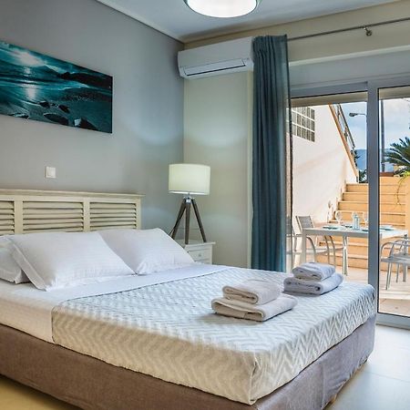 Apartment Lilly, Apartment With Communal Pool, 10 Meters From Sea Sami  Dış mekan fotoğraf
