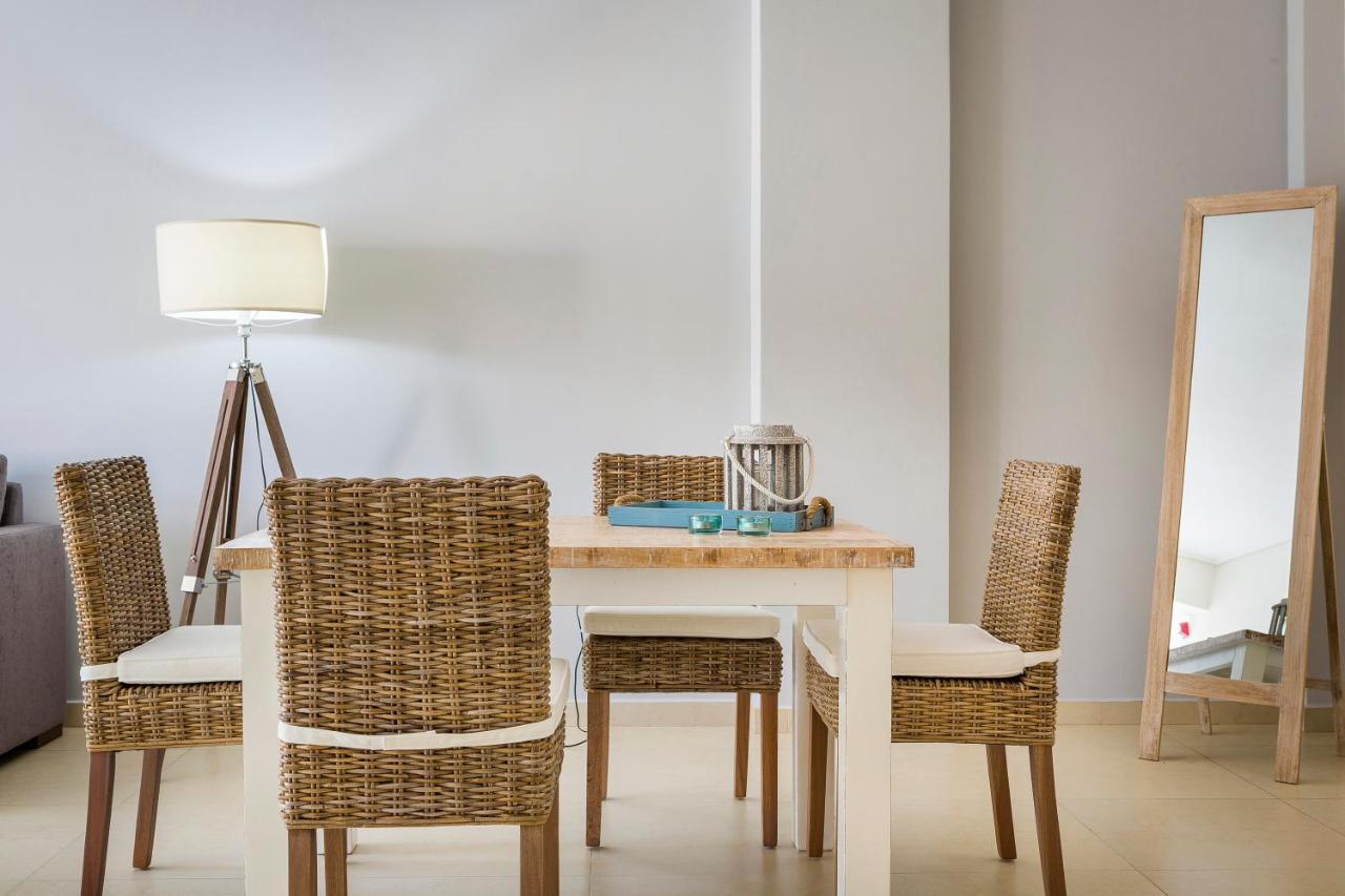Apartment Lilly, Apartment With Communal Pool, 10 Meters From Sea Sami  Dış mekan fotoğraf