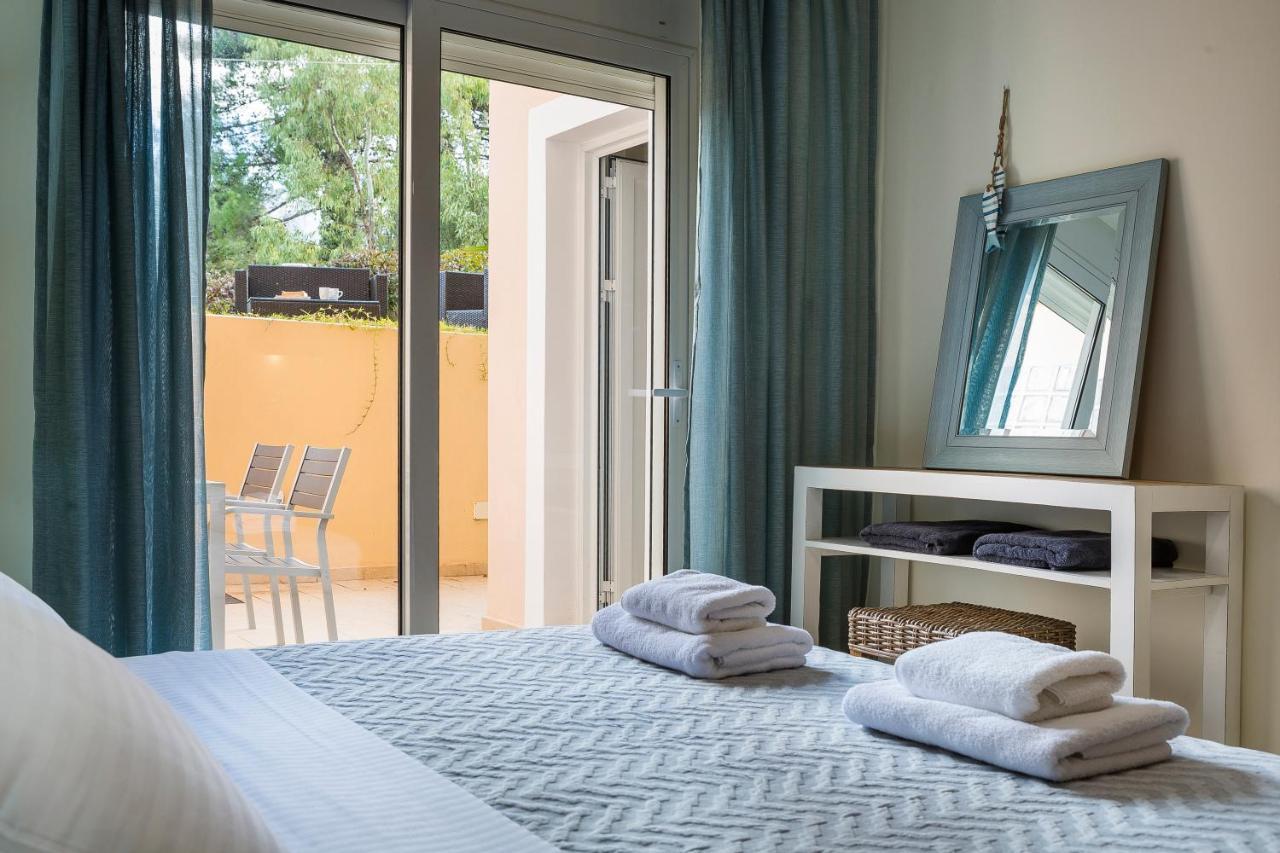 Apartment Lilly, Apartment With Communal Pool, 10 Meters From Sea Sami  Dış mekan fotoğraf