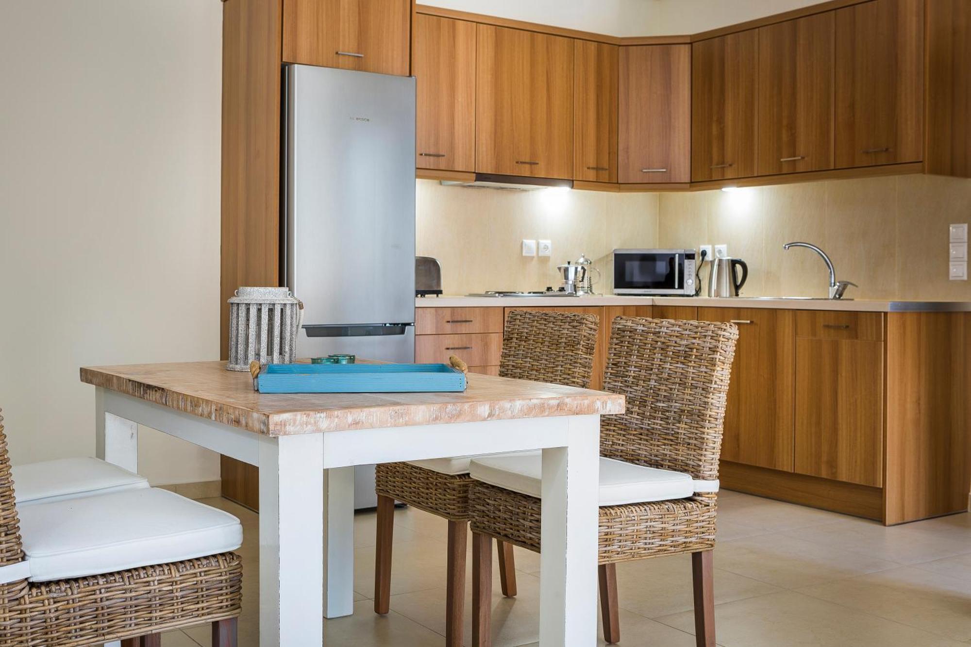 Apartment Lilly, Apartment With Communal Pool, 10 Meters From Sea Sami  Dış mekan fotoğraf